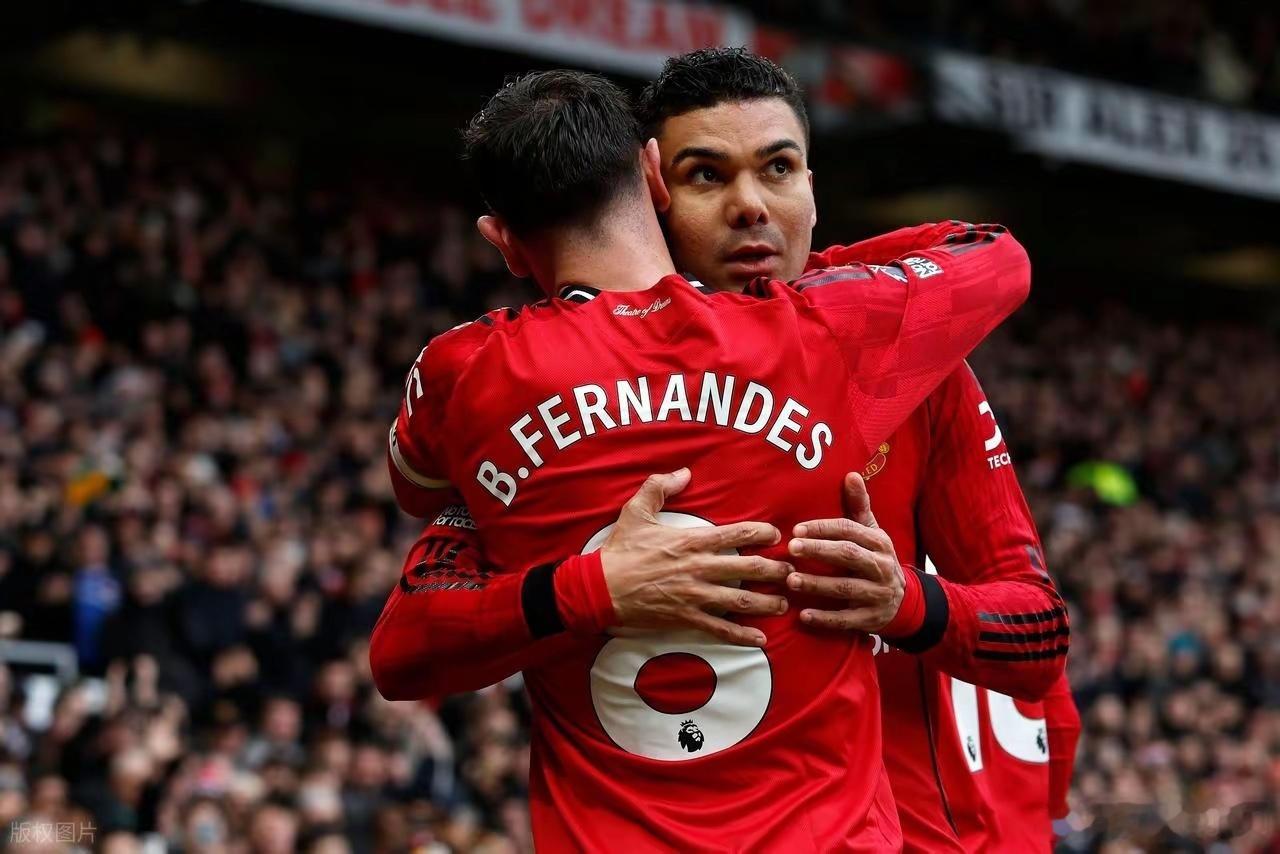 曼联要重启卡塞米罗续约谈判啦！迈克尔·卡里克力荐高层留住这位巴西中场大将！🇧?