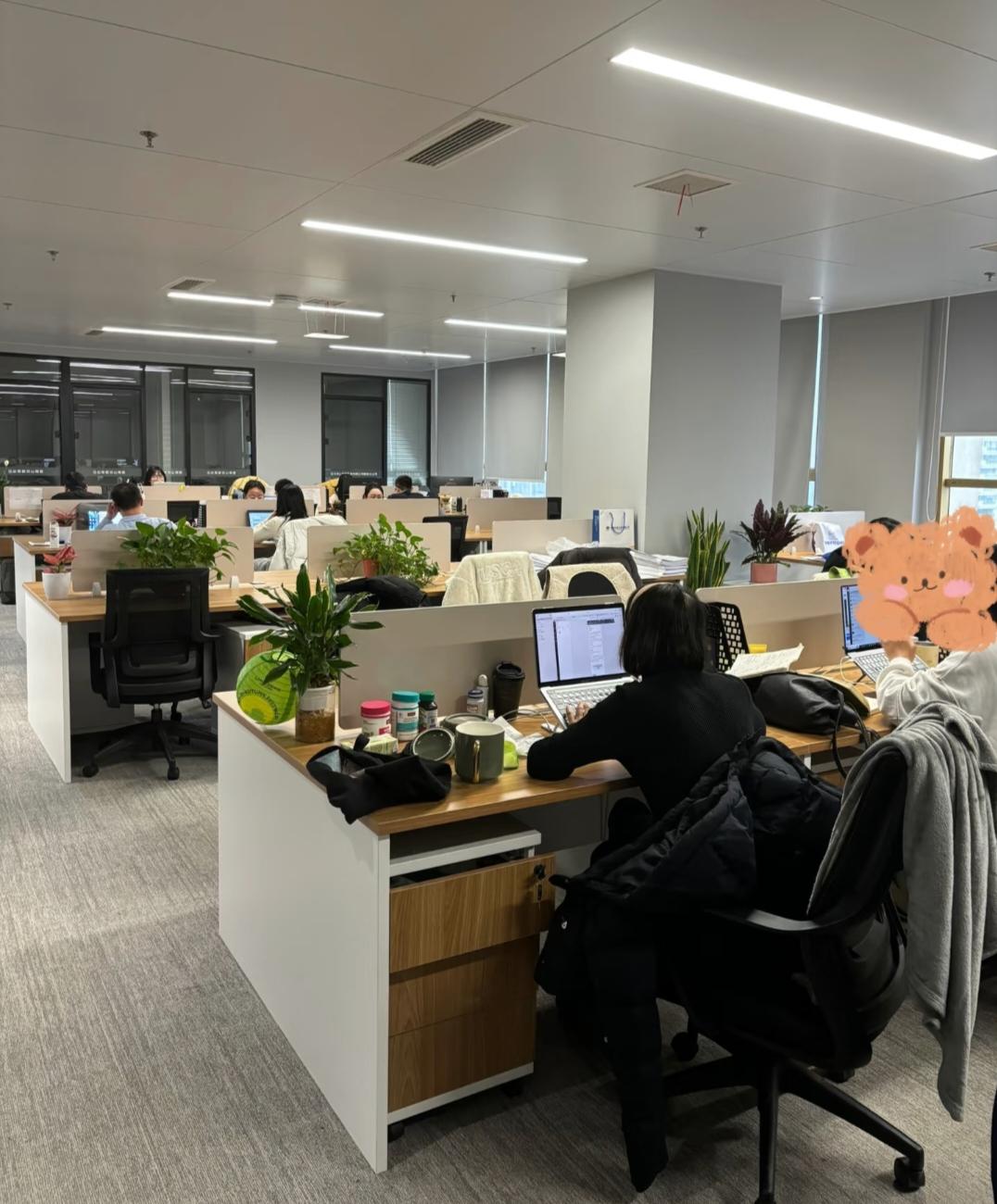 无论在哪儿上班，记住混职场的5句话：关键时候能保命!1、出来工作，赚钱首位。