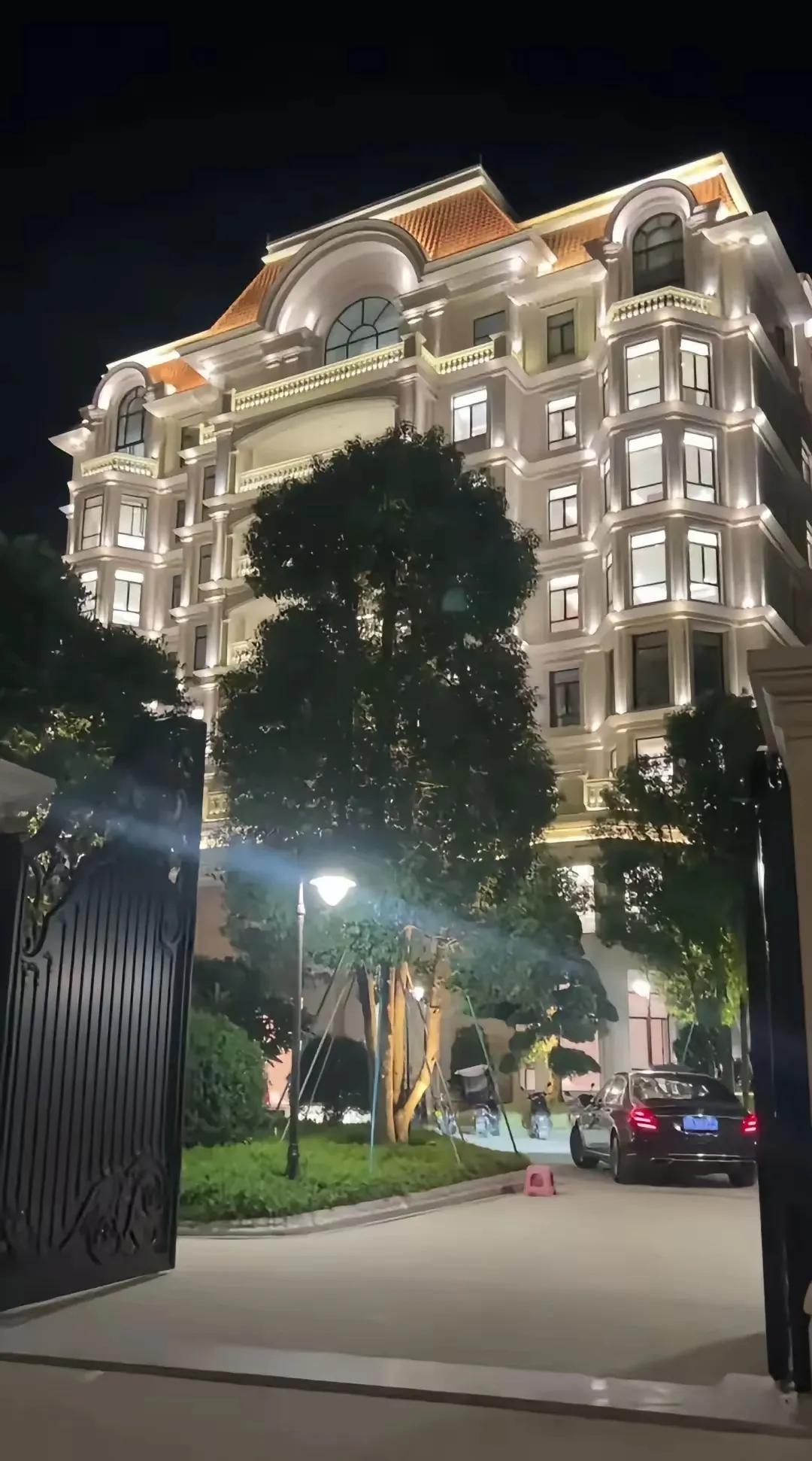 潮汕这藏着位“神秘大佬”！身家百亿是村里首富，可全村人都摸不清他的底细——没人知