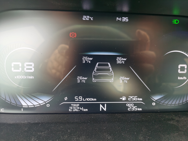 5.9的油耗还有谁最好成绩5.9L/百公里。累计车辆里程270km，属于新车磨