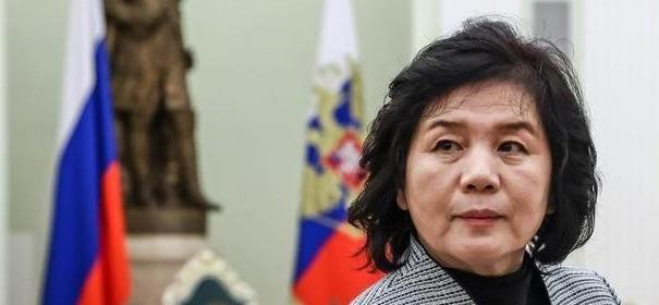 普京顶着国际压力亲自跑平壤签下军事互助条约，朝鲜反手就被曝向俄罗斯输送了上百万发