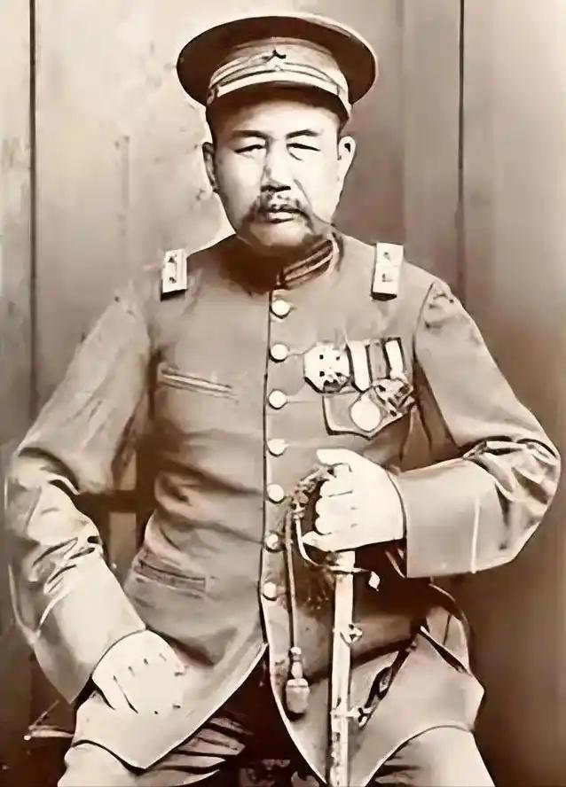 1920年9月22日，沈鸿英率部与粤军激战正酣之际，突然接到“督军马”电报，沈不