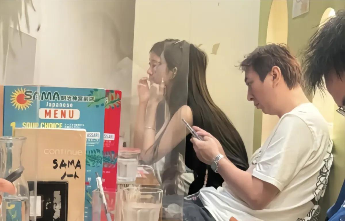 王思聪真的不会回来了，之前把房子卖了，汽车卖了，现在把公司也卖了。这公司简称寰聚