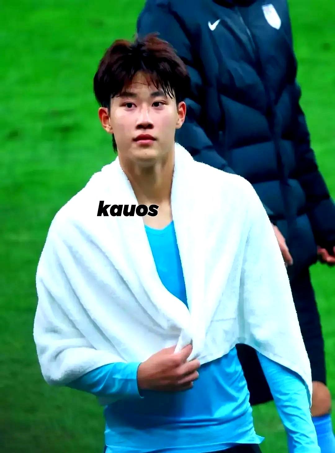 大连英博刚被球迷集体喊话，夏窗必须砍掉混子。那几个拿着高薪的大爷们在场上