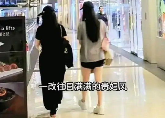 李湘新加坡被偶遇，160斤暴瘦至110斤引热议​