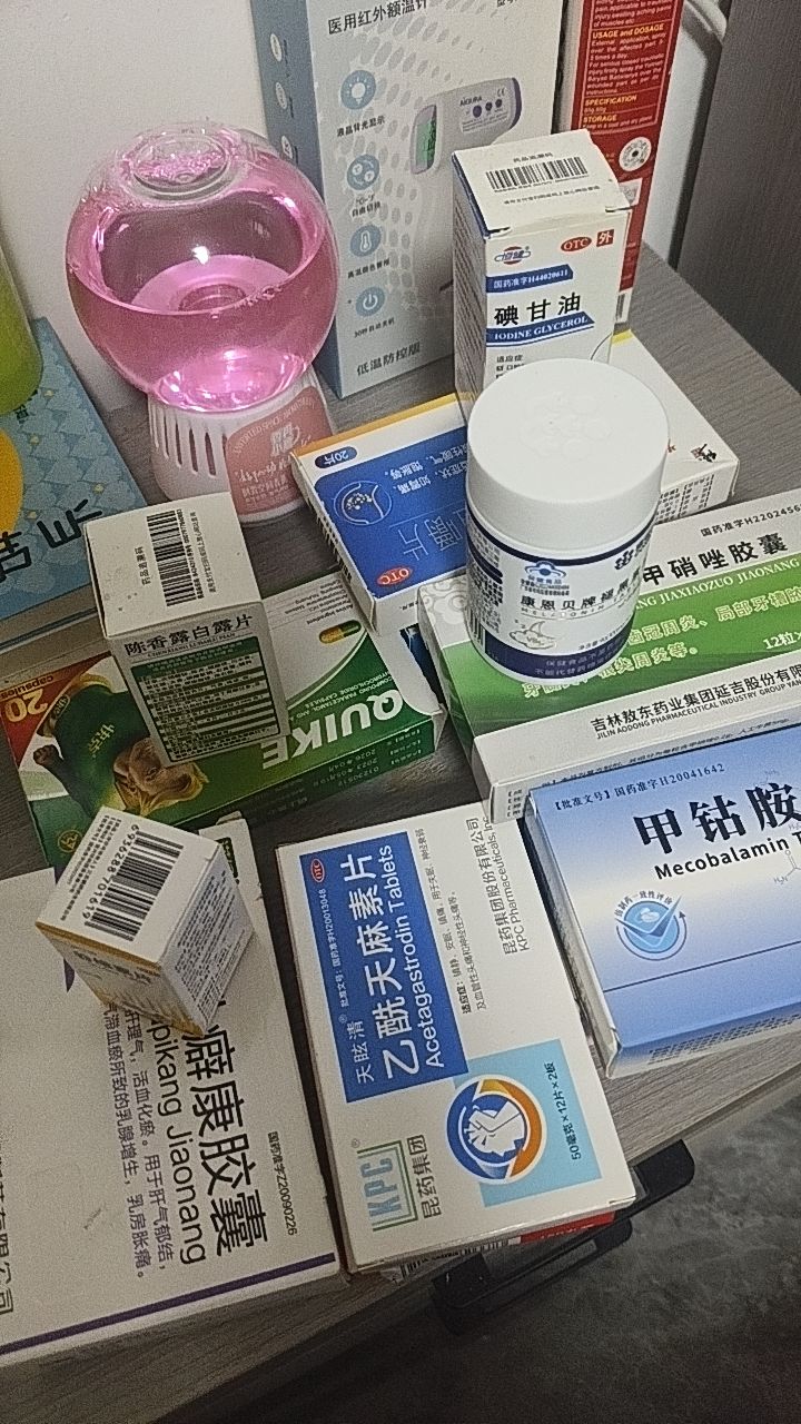 我硬生生的把自己逼的抑郁焦虑,不想跟任何人说话,每天失眠睡不着,反复折磨自己,压抑,无力,