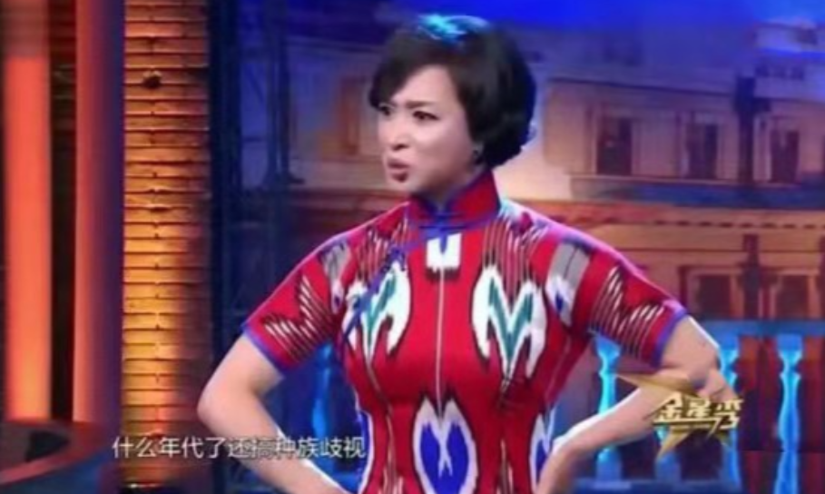 一次，金星坐飞机回上海。飞机上有两个中东土豪扯着嗓子高谈阔论，空姐委婉提醒，土豪