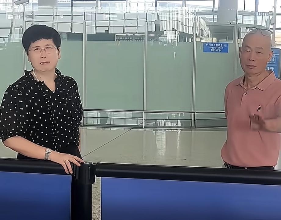 怪不得哈爸哈妈哭的那么伤心！大哈回意大利瑾汐发视频只字未提瑾汐大嫂在瑾汐留言