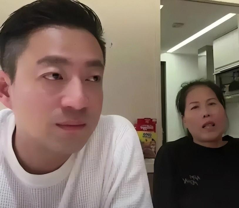 汪小菲就不应该答应鼓励保姆开这直播带货的口子，再阻止就成了问题。 保姆到是开