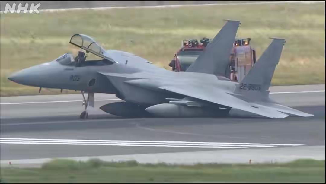 中国新型无人机巡逻！日本F15累瘫了！8月18号，就在中国一架tb-001双尾