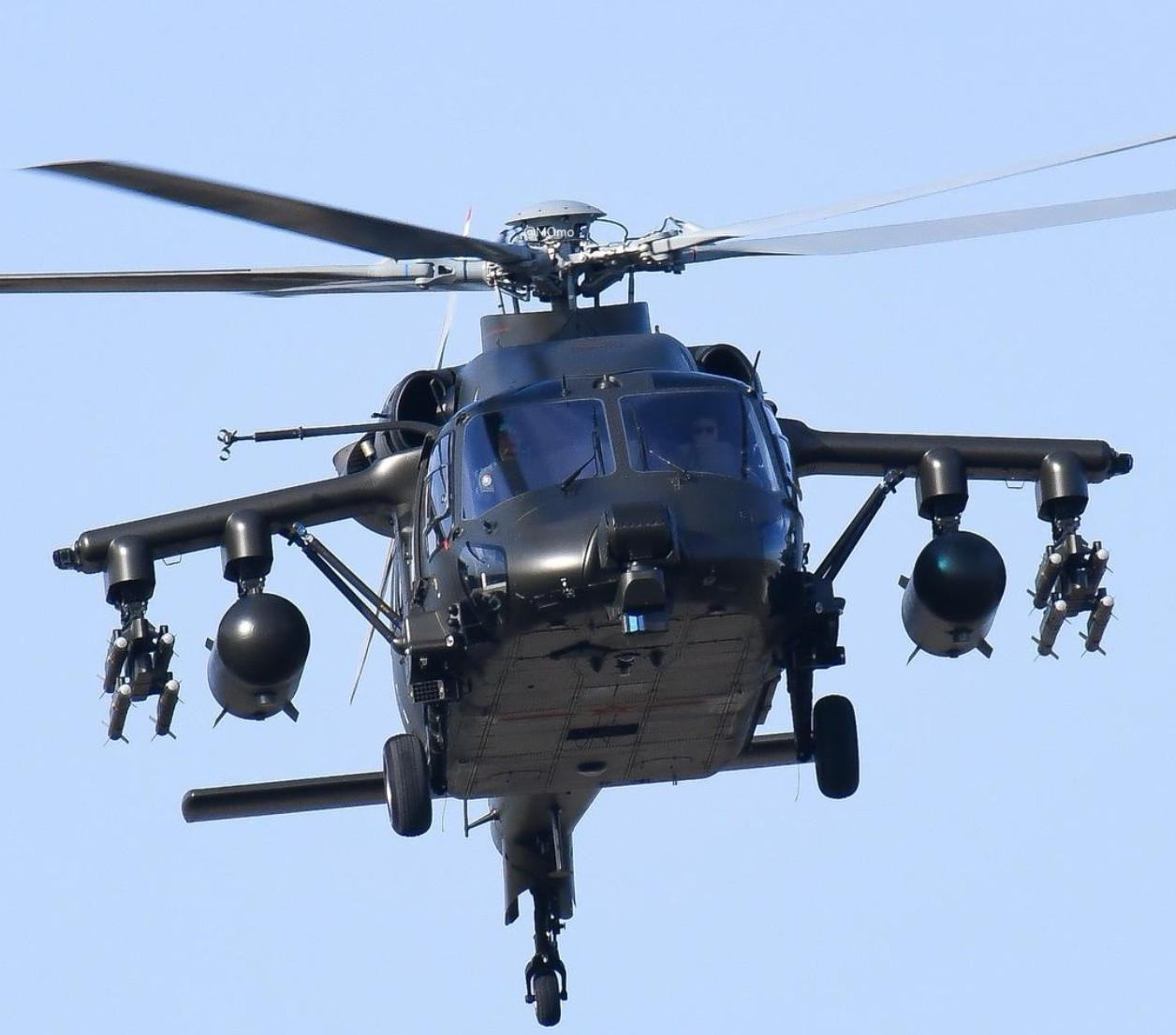 Z-20T将在天津直博会飞行表演。配图以LH71U该型机打弹为主。​​​