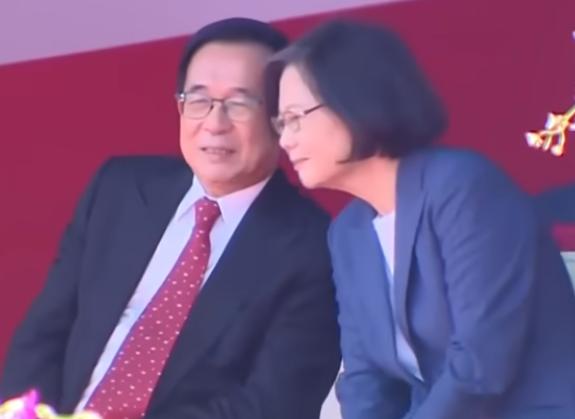 今（23）日，台湾地区前领导人陈水扁进一步揭露，初任民进党主席的蔡英文当年曾向“