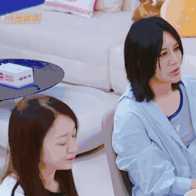 这居然是50岁的状态吗，李小冉素颜也太牛了