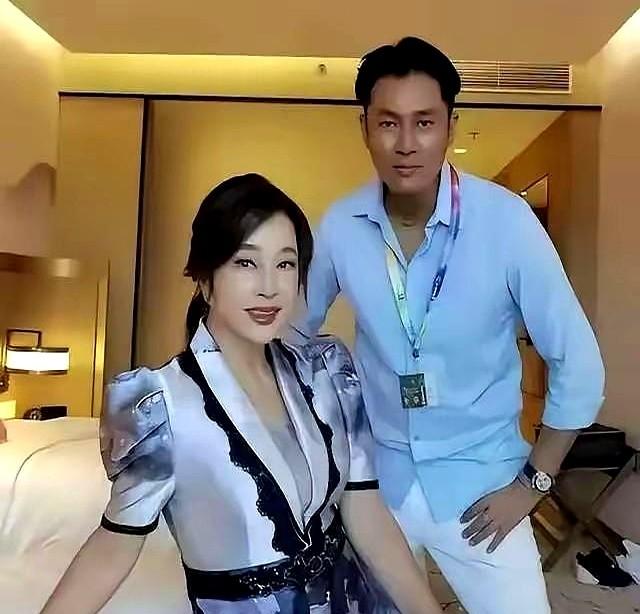 看到刘晓庆和古柯这场官司，心里多少有点发凉。一个相伴六年的关系，最后走到索要5