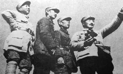 1942年冬，延安的寒风刮得窑洞窗纸哗哗响。八路军警备一旅参谋长张贤约染上了伤寒