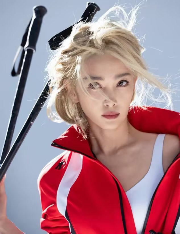 52岁李冰冰像开了挂一样，金发碧眼，美得让人心醉，和30岁没区别​​​