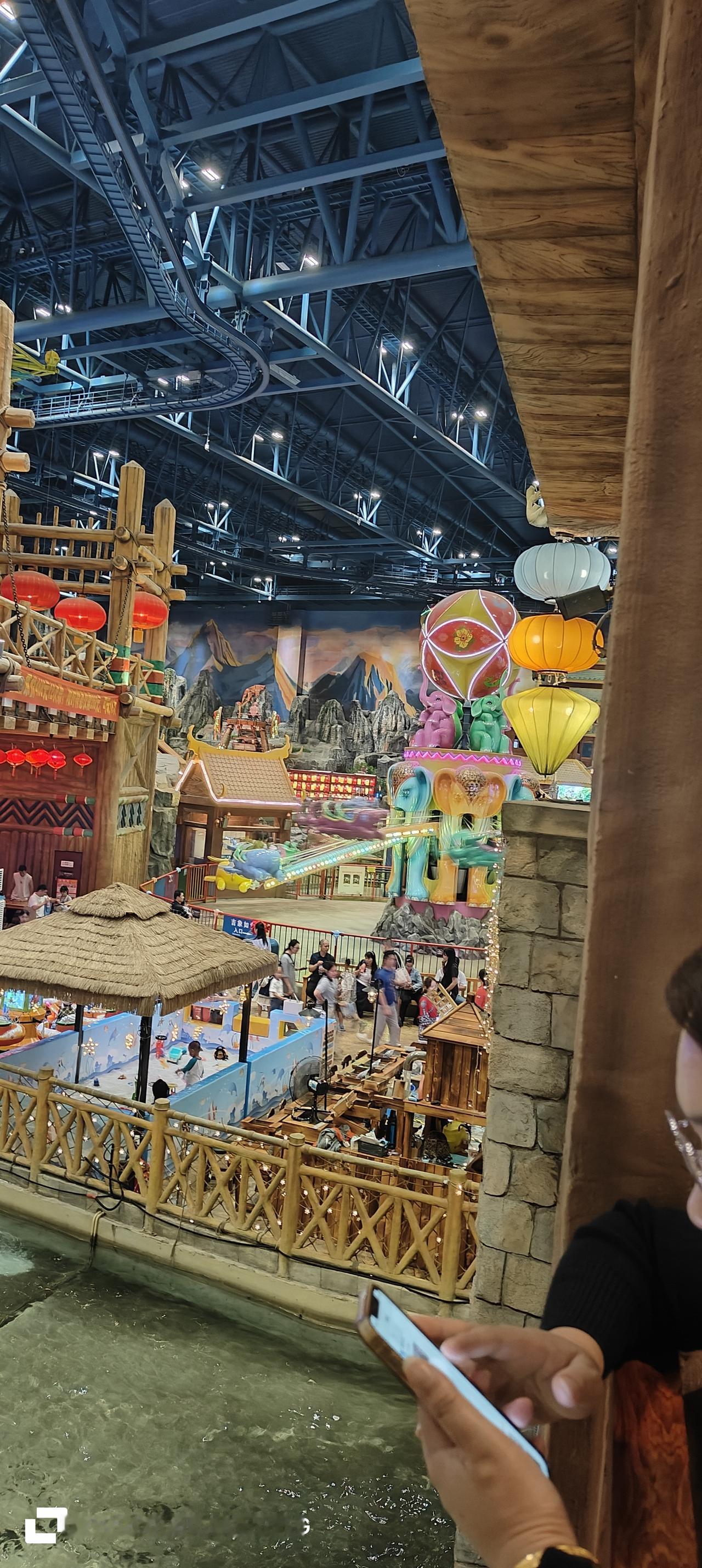 你住酒店时有过哪些奇葩经历？很多年前了，我跟女朋友在外面住。那时候她还是女朋友