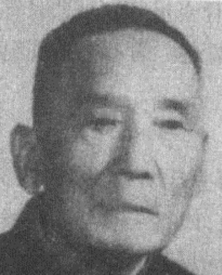 1950年11月，36军军长刘万春接到通知到北京参加会议，可是刚下车，就看到几名