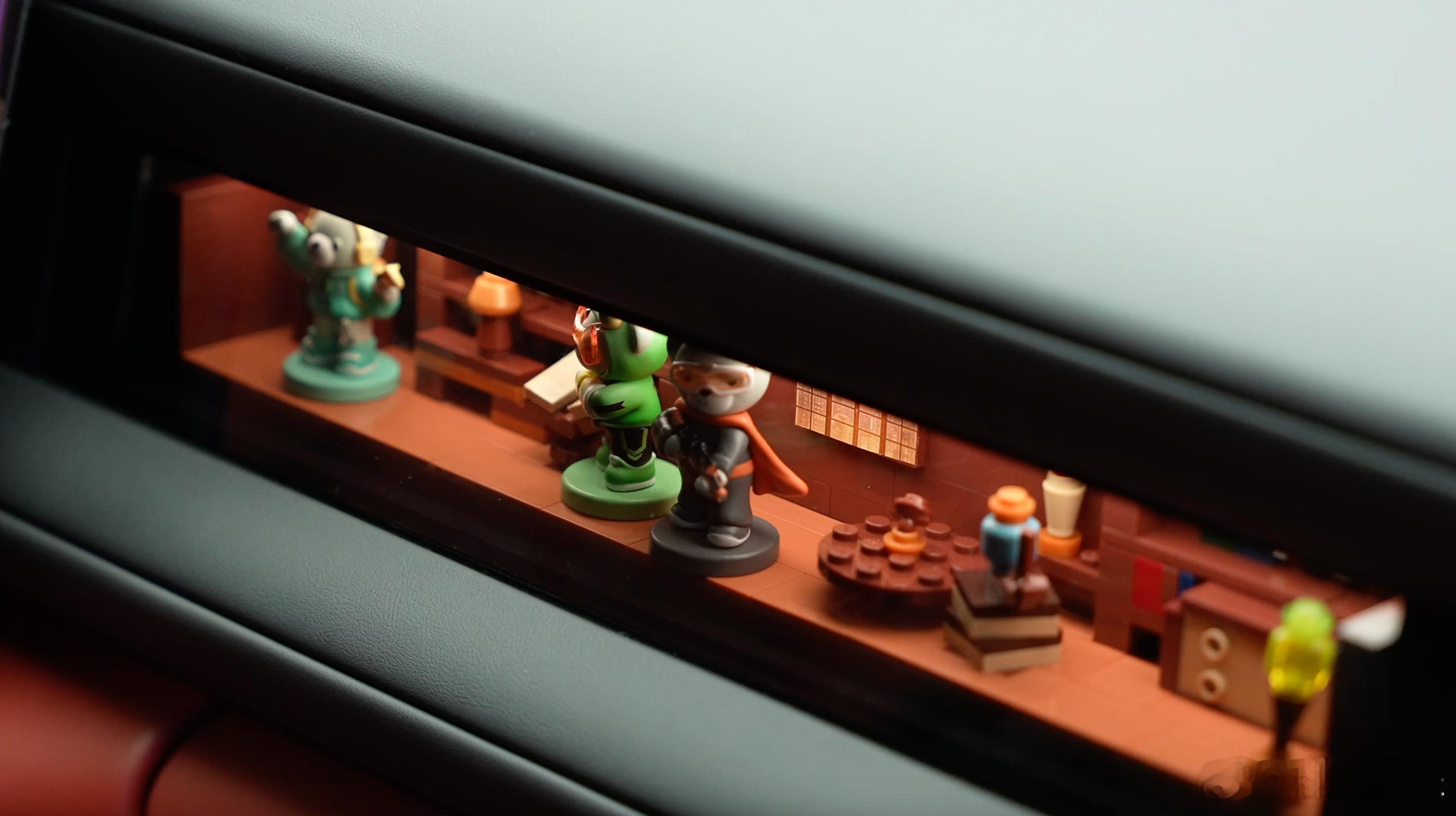 问界M6搭载可DIY副驾灵感橱窗讲真，问界M6的磁吸生态真心为带娃家庭考虑，B柱