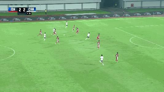 张伯霖大力射门绝杀印尼U17，最终中国U17以3：2比分击败印尼U17！