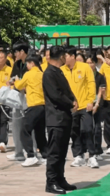 到现场发现没拿球拍的莎莎急啦！[捂脸哭]一觉醒来，发现莎莎又犯迷糊了！[捂脸哭]