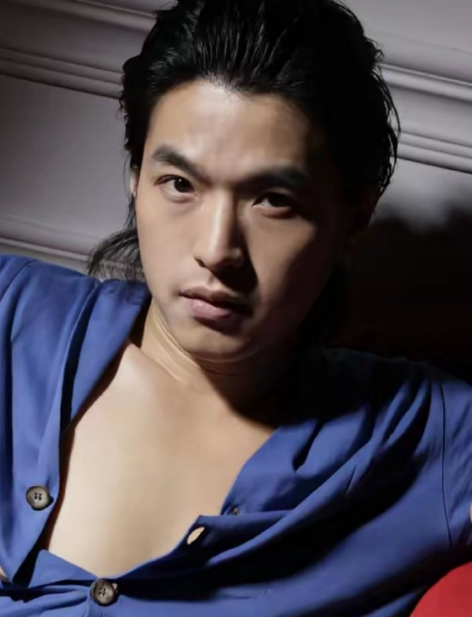 李威夫妇卷入的精舍命案又有新的结果了，从最初的证人突然沦为被告，如今更被曝在施