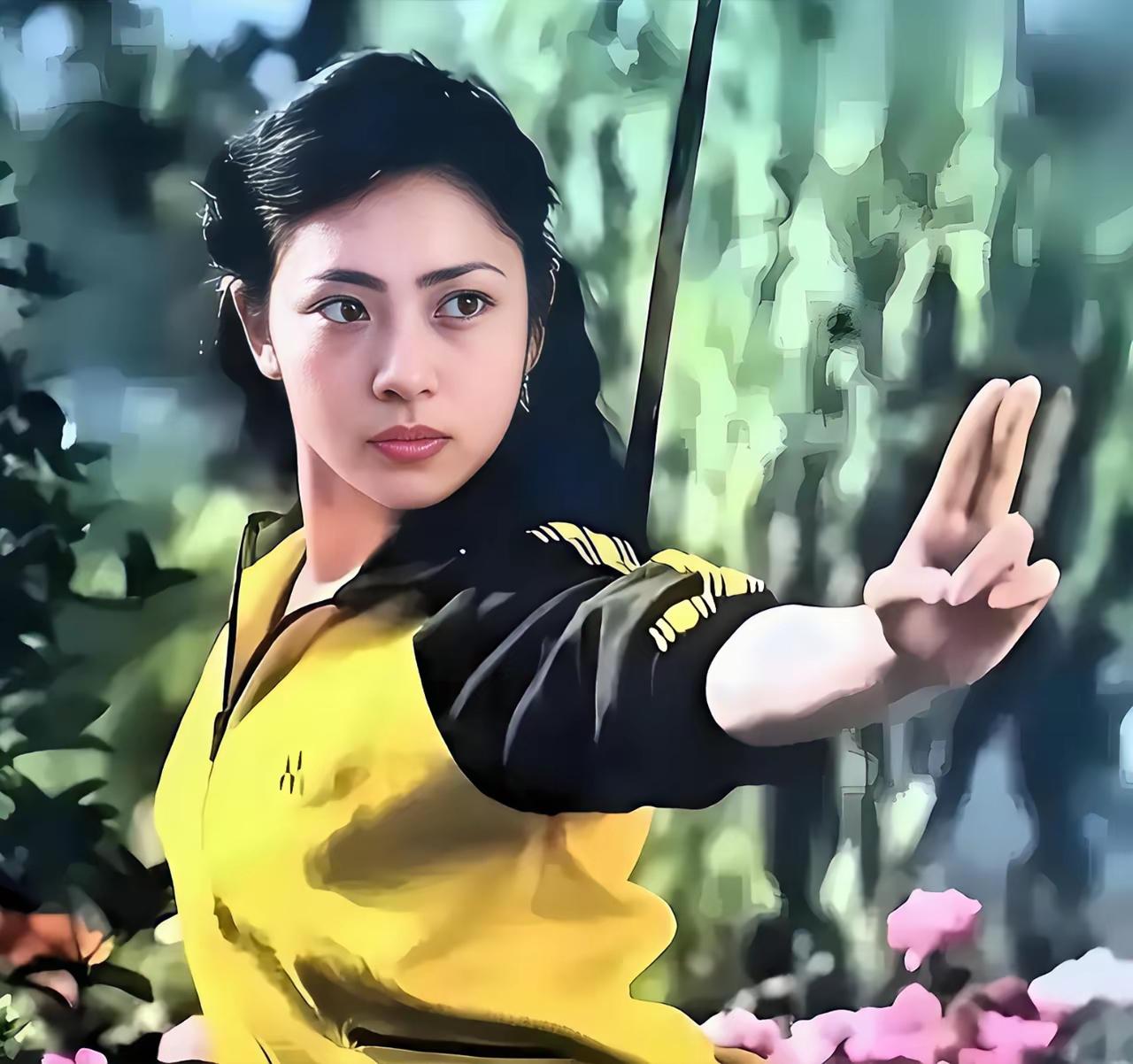 我特别喜欢黄秋燕，尤其是她年轻时候很漂亮！