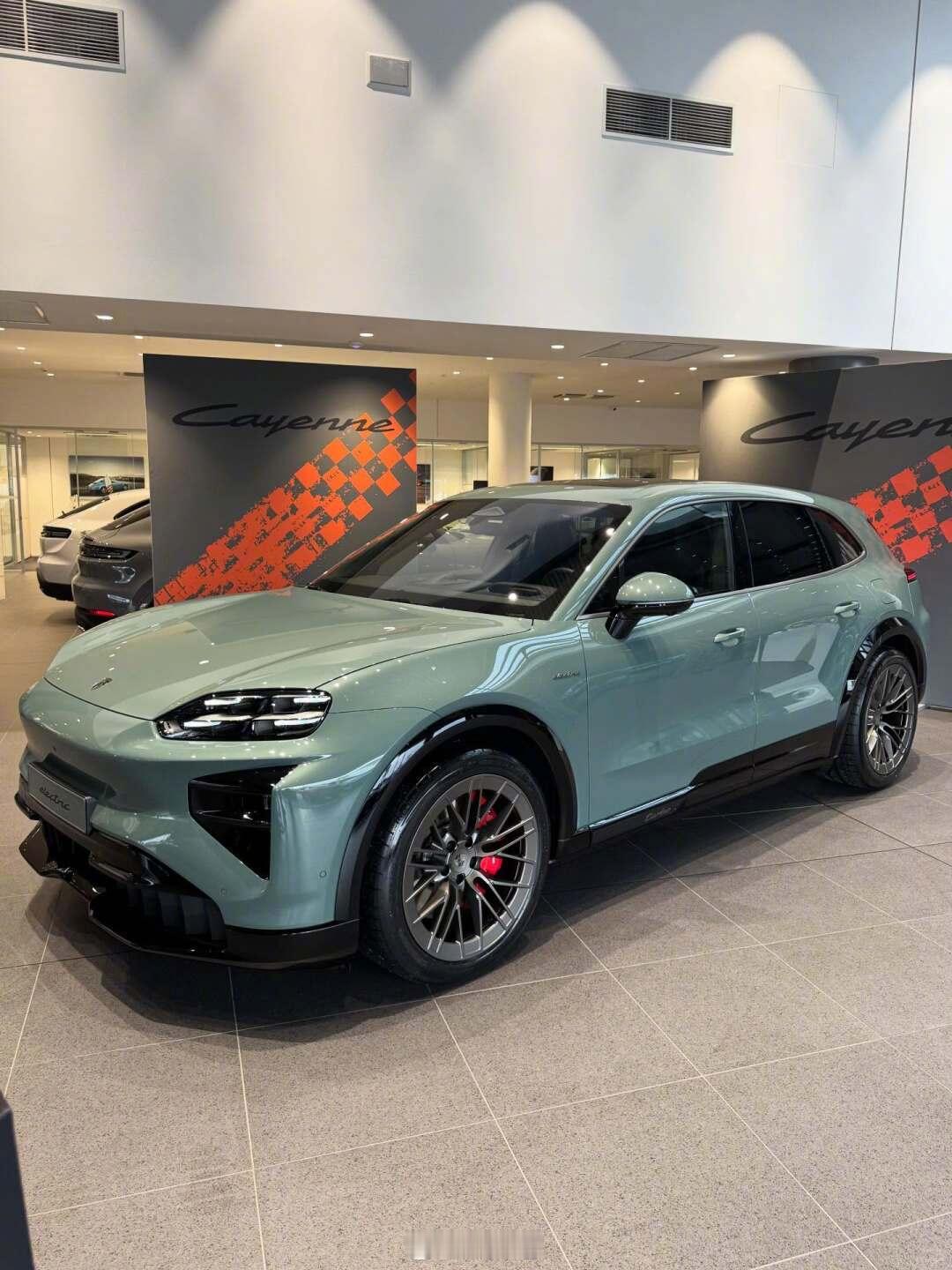 全新卡宴实车～越看越顺眼？保时捷卡宴