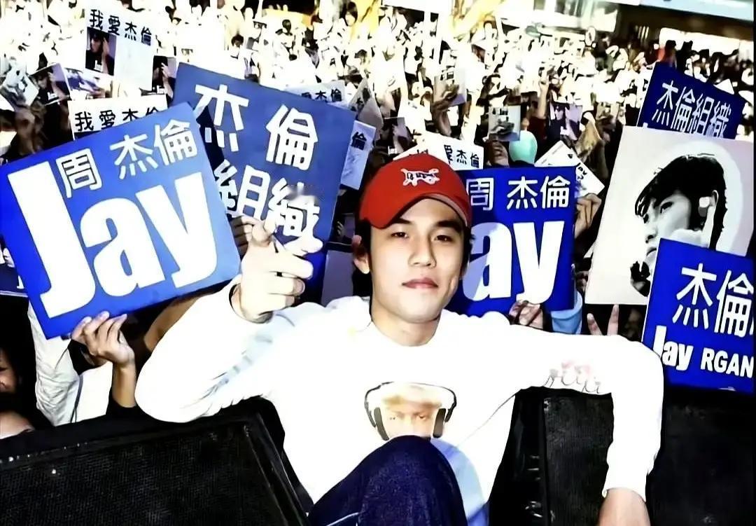 查周杰伦2010年台胞证，职业栏赫然写着“无业人员”。你再查他当年行程，会怀疑自