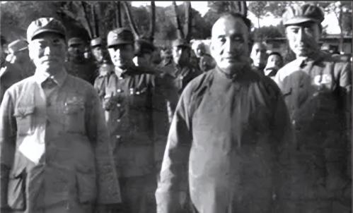 1947年，在陇东战役中，西北野战军一举全歼守敌，生擒了马家军上校团长马奠邦，马