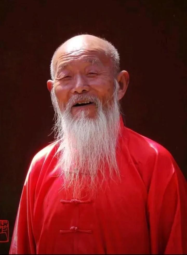 白头方知青春好风华正茂已难找不再奢求多富贵———？上联：时光飞逝去；