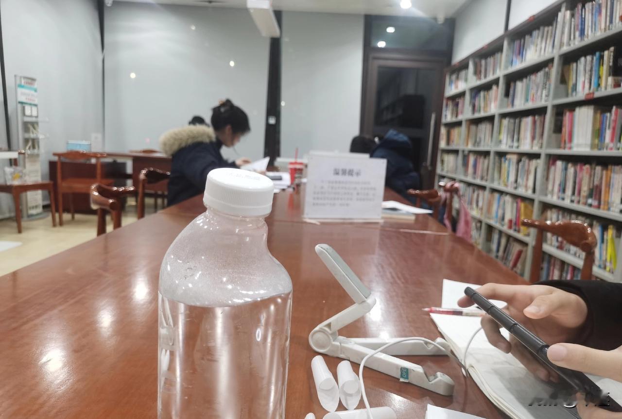 等了三天三夜，侄子终于回我信息了，他信息回的相当有技术含量，没有问我有什么事，而