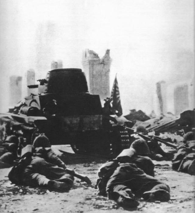 日军在太平洋和东南亚战争中消耗的弹药量，还比不上对付农业国的一个零头。比如横扫东