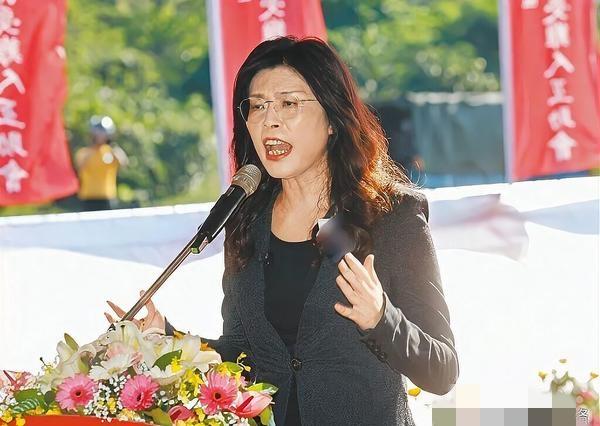 郑丽文醒醒！2300万台湾人反对也必须统一，这才是铁律国民党的郑丽文最近抛