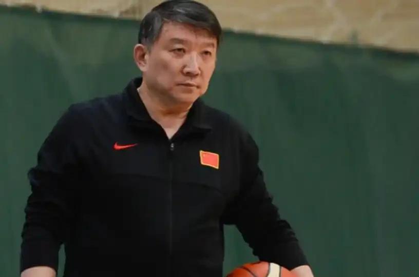 宫鲁鸣教练对于中国女篮的改造是非常失败的，虽然宫鲁鸣申请了二次集训，但经过二次集