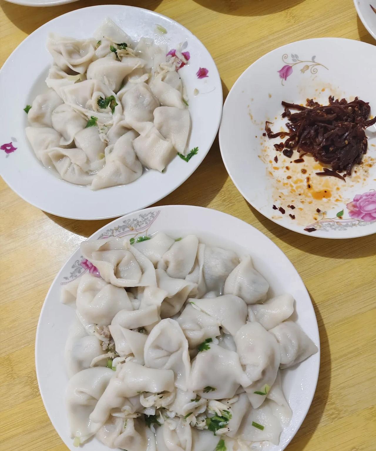 “起脚饺子，落脚面。”我和老公结婚20多年来，每次回婆婆家，下车回到家，都是吃