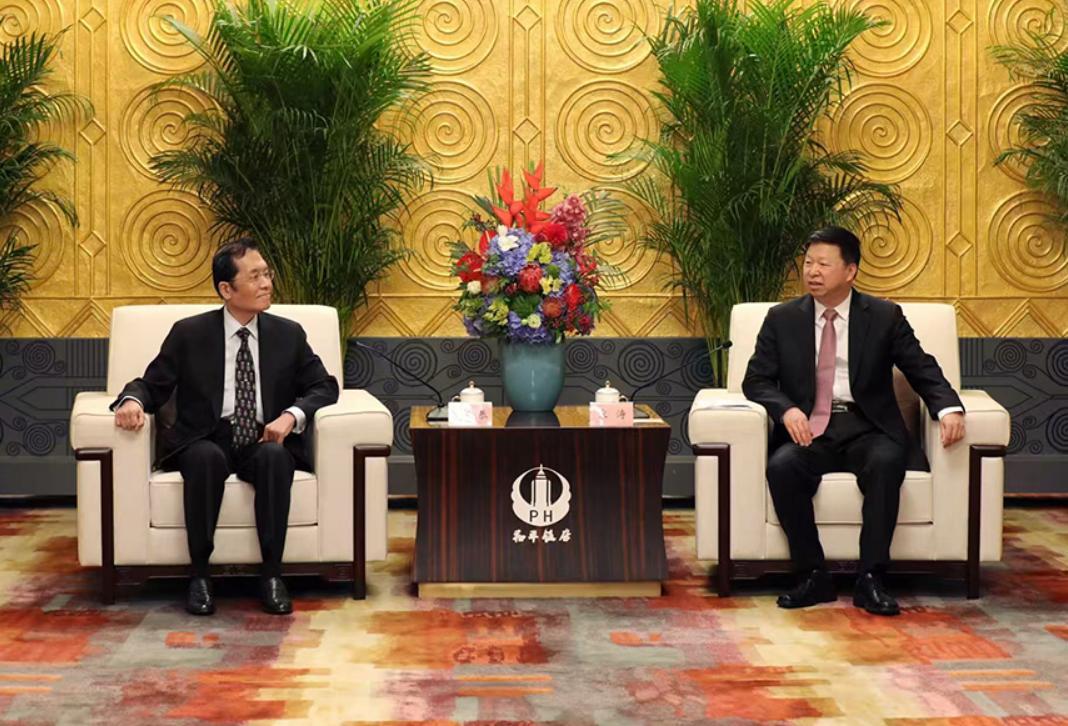 美国没料到的一幕发生：郑丽文心腹连夜到上海，向大陆做一项保证就在特朗普刚刚