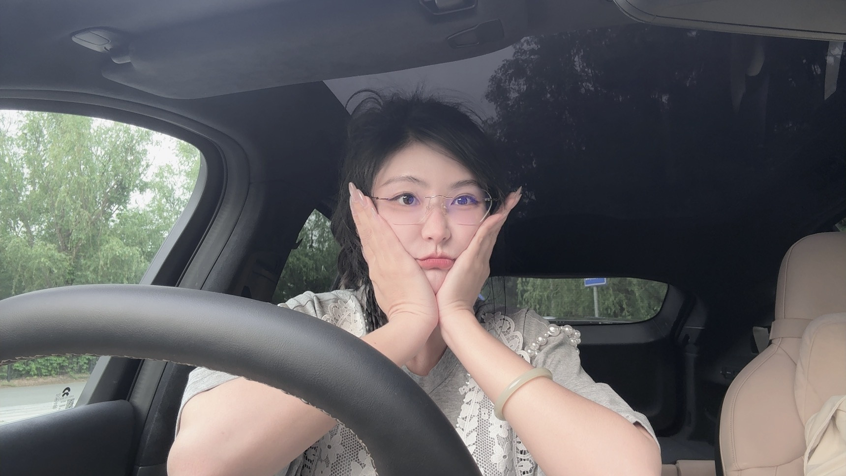 真羡慕蔚来的新车主啊[哭哭][哭哭][哭哭]当年我斥巨资，把电池包从84kWh升