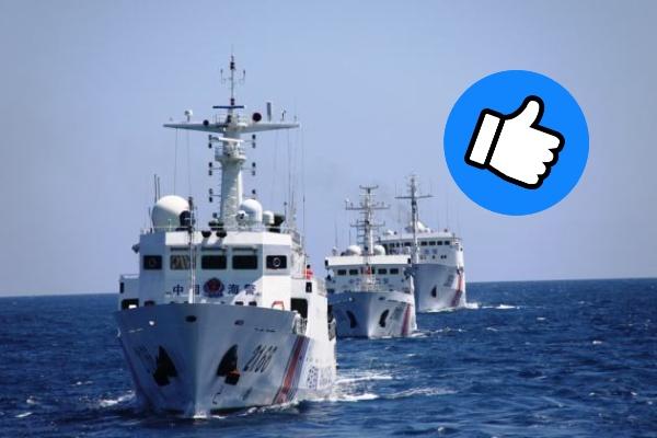 中国海警立功啦！12月2日，中国钓鱼岛海域晴空万里碧波荡漾，中国海警编队正在