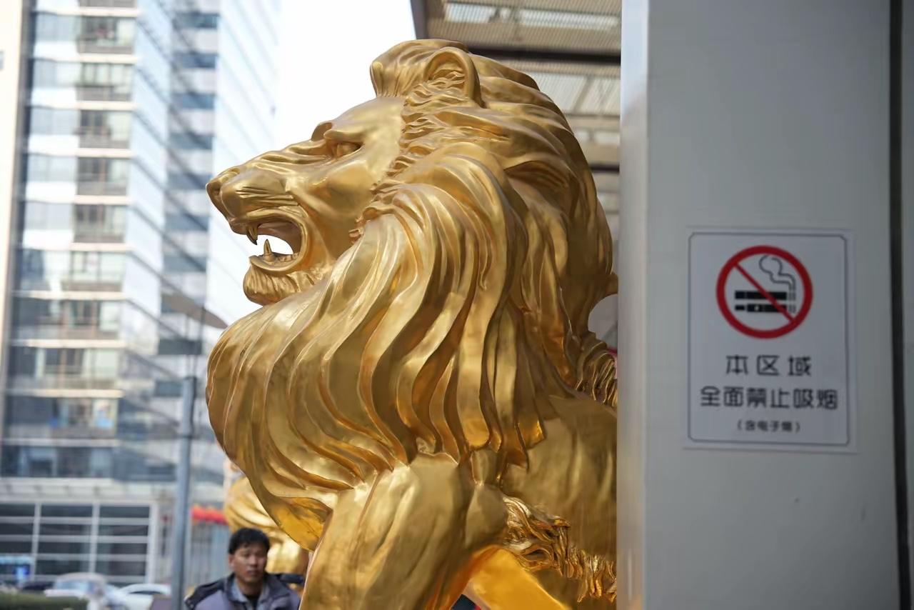 中国从没有“闭关自守”，有的只是被封锁。近代中国在军事上失败，国家迅速衰落，整个