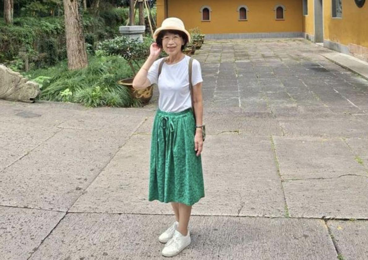 “青鸟”酸陈佩琪"有钱去大陆玩"，她直接公开9天8夜账单！还猛酸民进党的徐佳青：