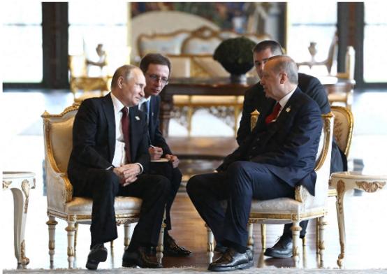 普京最近是真够闹心的，俄乌战场的僵局迟迟打不开，每天上亿美金砸进去，战线却纹丝不