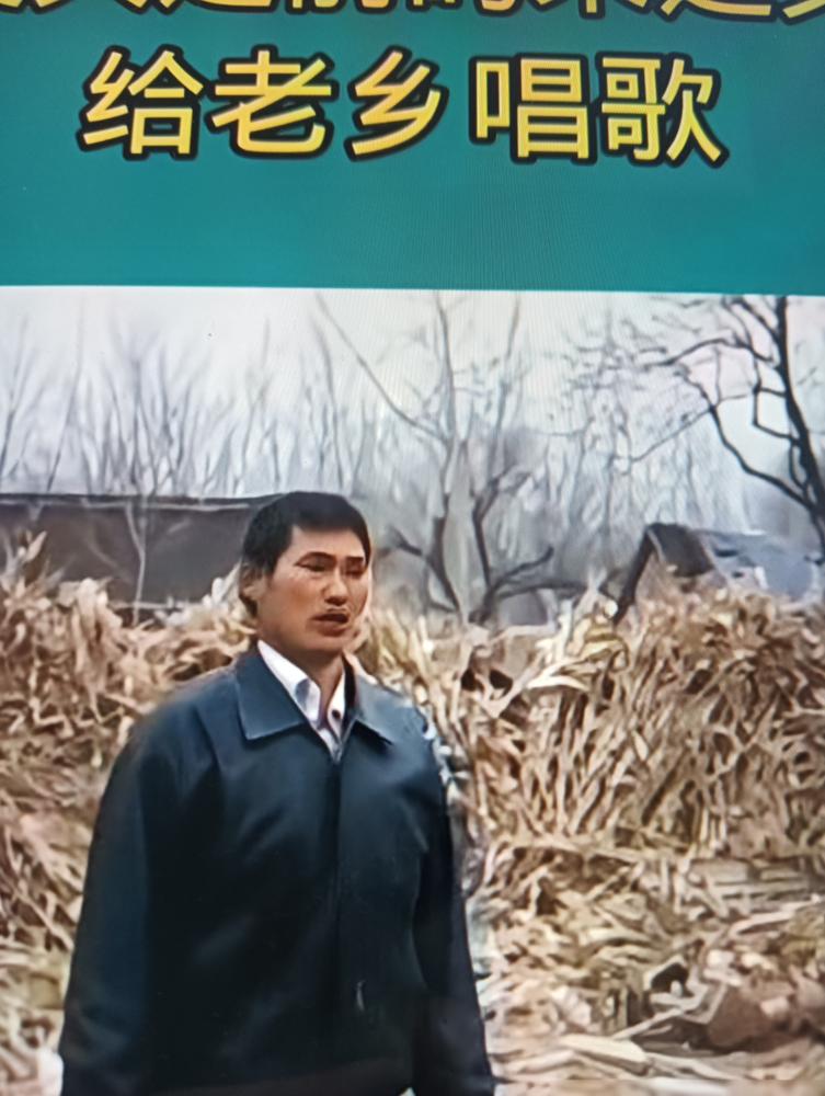别再说农民歌手了，有人开奥迪住别墅，有人回村种红薯，有人连500块的活都接不到。