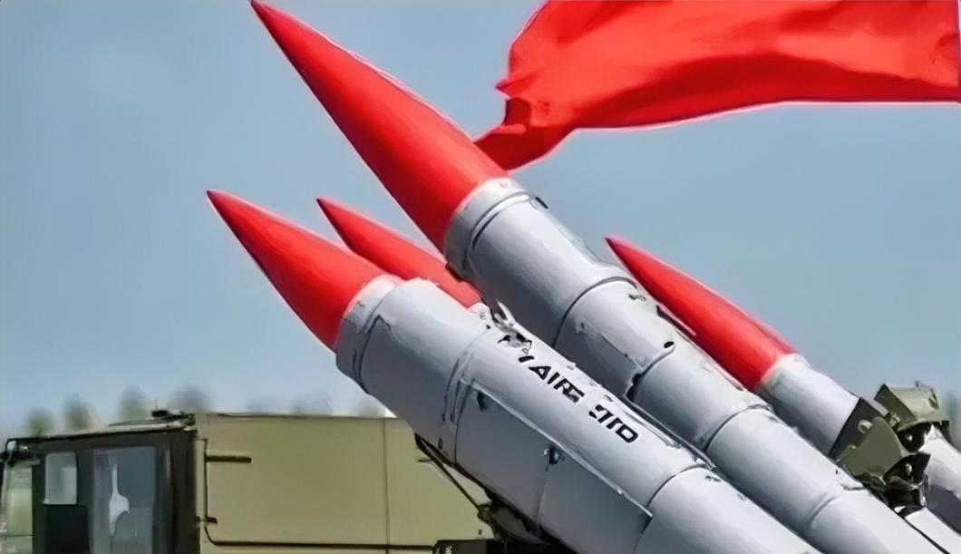 也门胡塞武装的高超音速导弹专打以色列境内目标，但总是让人觉得力量不够，一直以来似