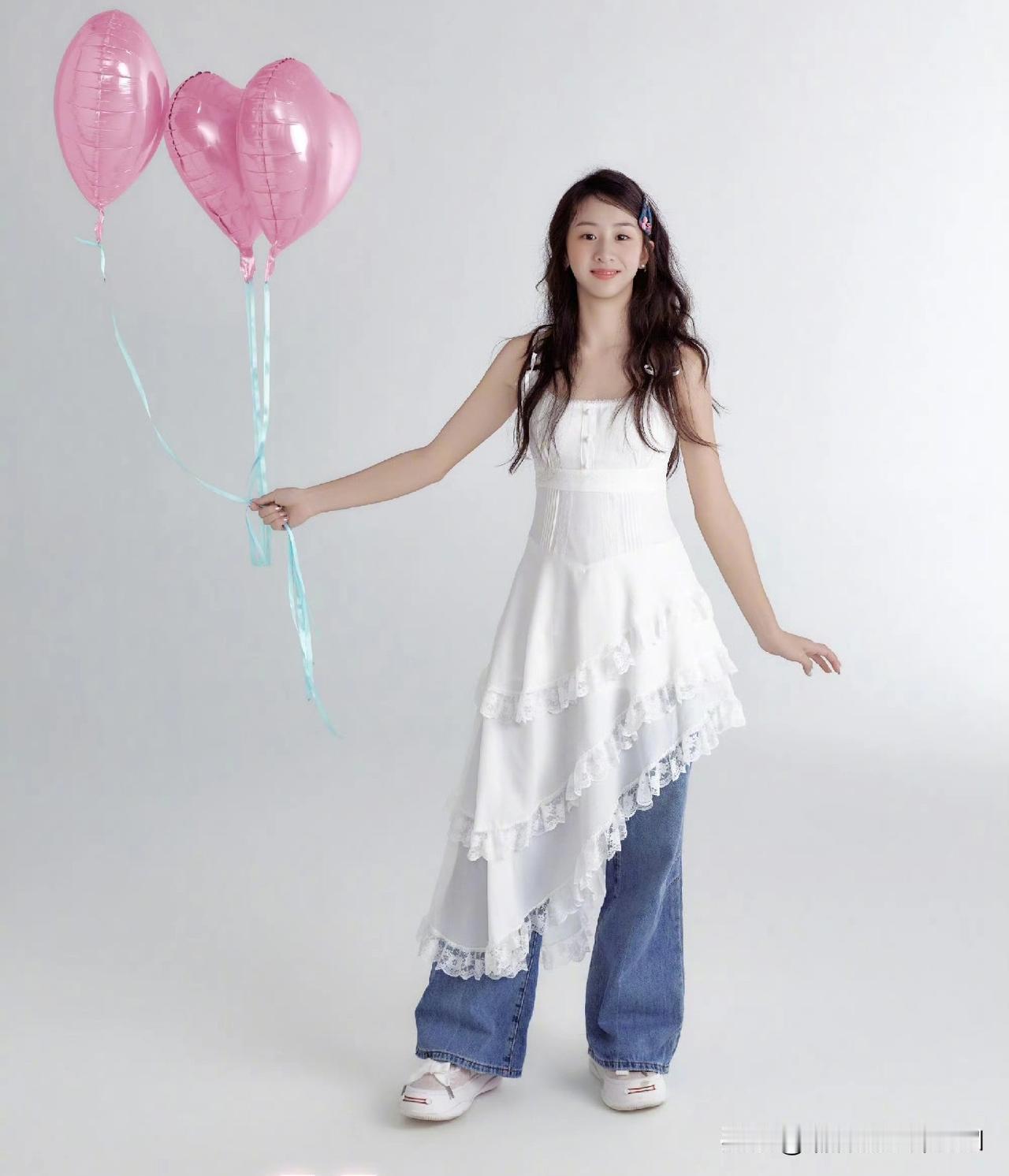 田亮叶一茜分享女儿18岁生日照！这才是18岁该有的样子嘛，阳光开朗，干干净净，比