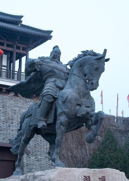都说项羽败给刘邦，细读历史才懂，他从开局就注定崩盘很多人把项羽的失败，归结为垓