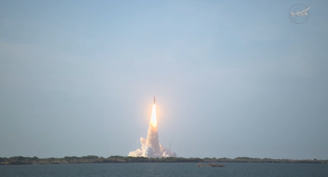 阿尔忒弥斯2号起飞！北京时间今天6时35分，NASA在卡角使用太空发射系统(S