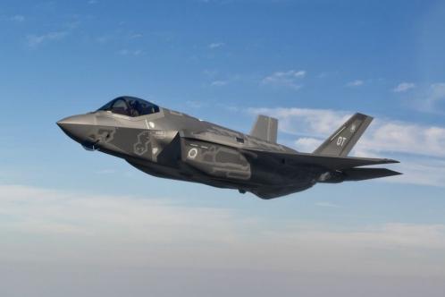 5月10日，一架美军F-35战斗机在飞越阿曼湾时，突然挂出7700紧急代码，这个