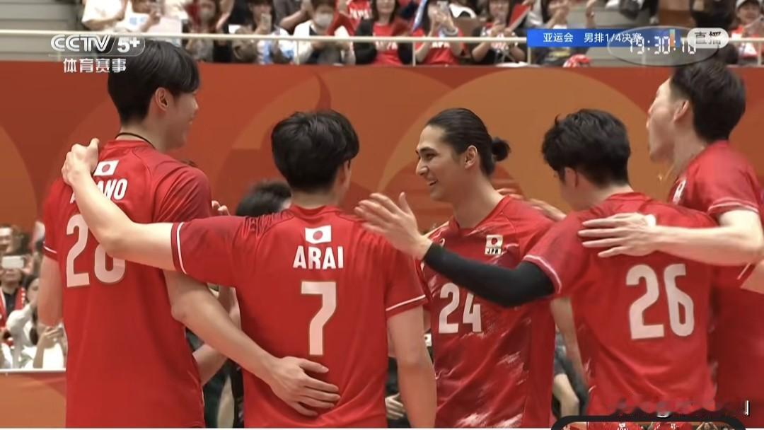 亚运会男排1/4决赛，日本队3-0横扫卡塔尔男排晋级四强。北京时间10月