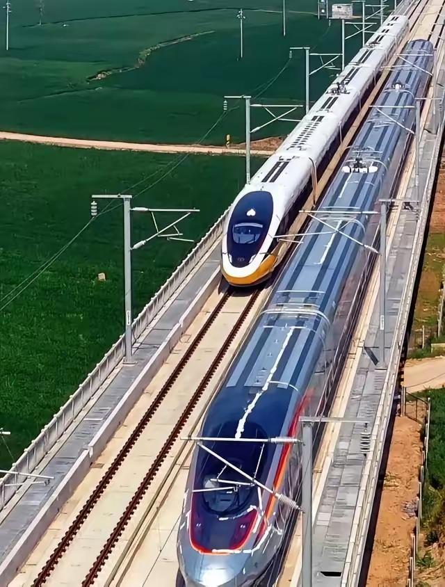 难怪高铁要大力发展，它的能耗成本令人惊讶。一列载有500人的高铁，在时速300公